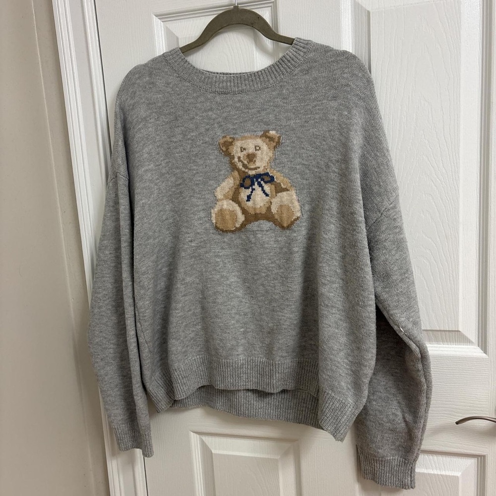 Women's Gray Teddy Bear Crewneck Sweater - Cozy Knit